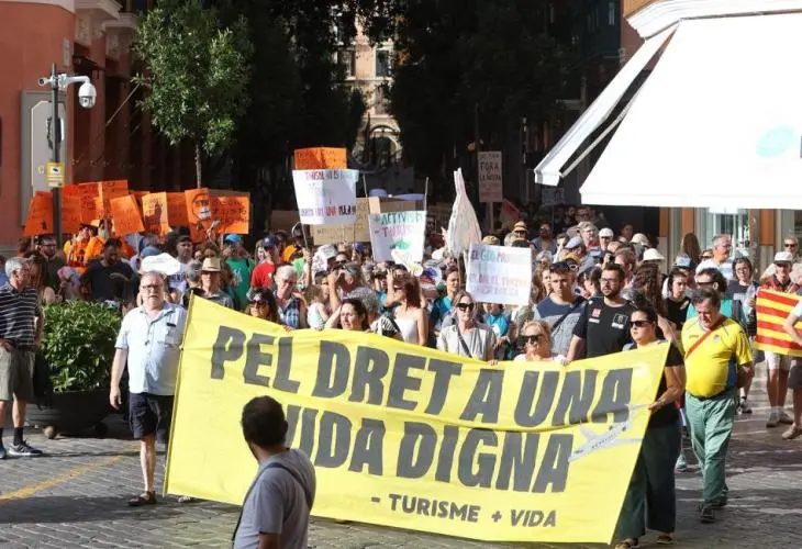 Manifestaci&oacute; 'Pel dret a una vida digna'