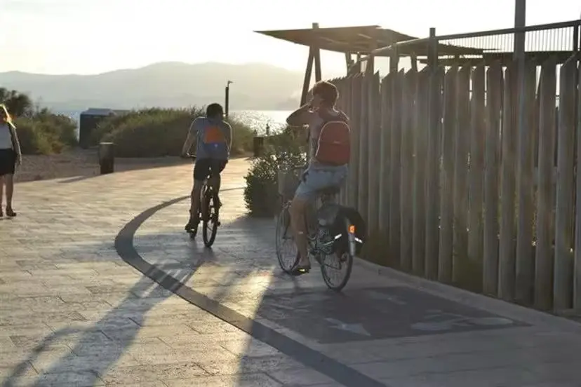 Turistas en bicicleta