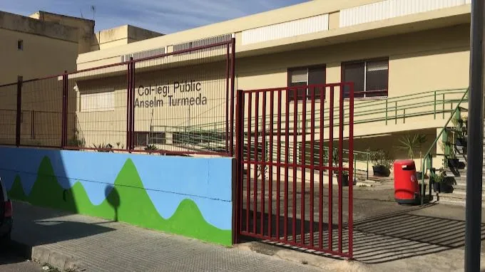 Las puertas de un colegio de Palma.