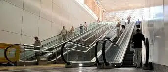 Obras en las escaleras mec&aacute;nicas