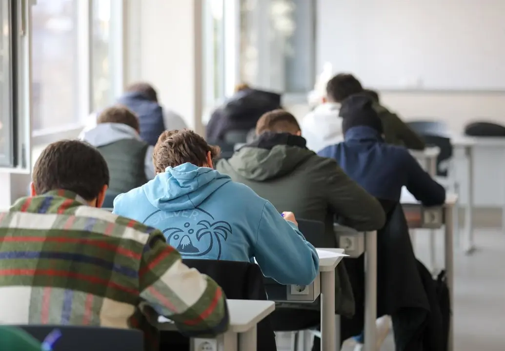 Principio de acuerdo para que los docentes de la concertada recuperen las subidas salariales congeladas en pandemia