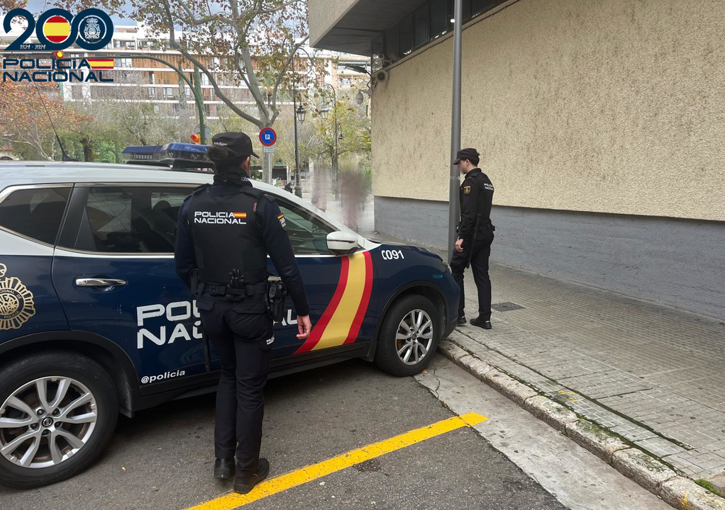Policias en comisaria