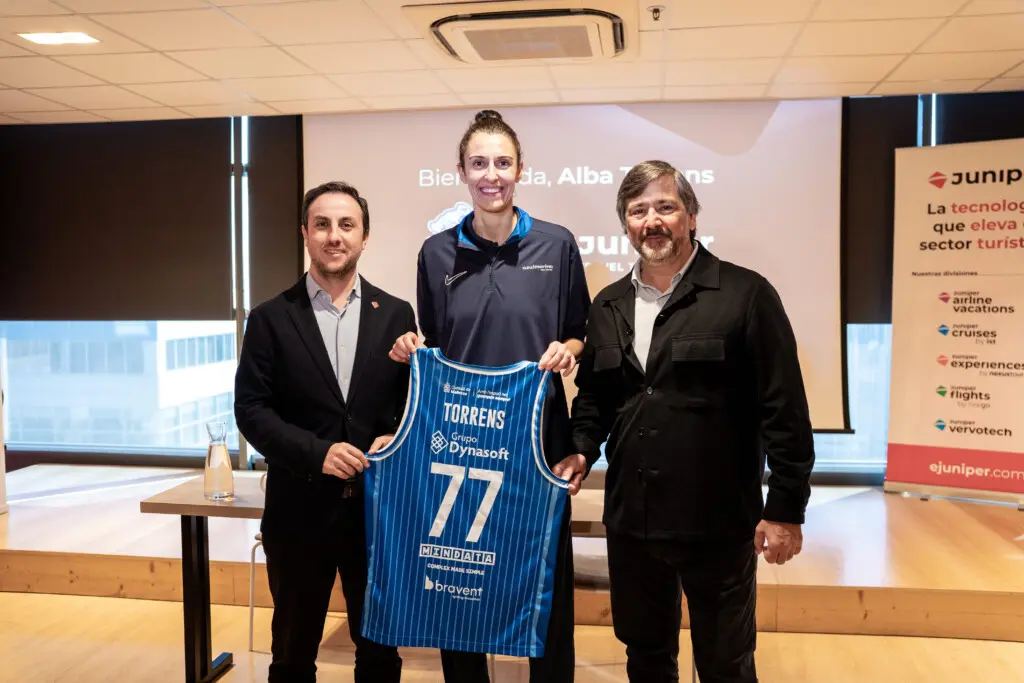 Presentaci&oacute;n de  Alba Torrens con el Azulmarino