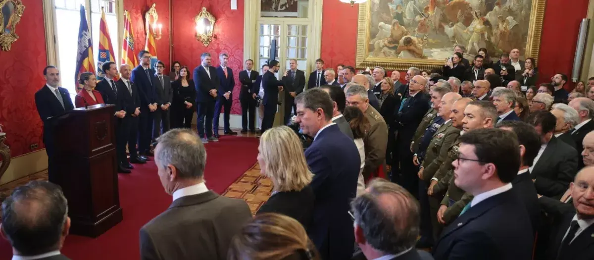 Le Senne (VOX) durante su discurso el dia de les Illes Balears