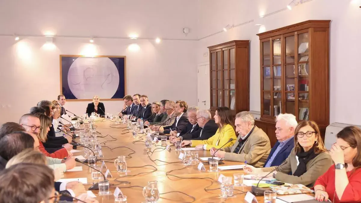 Marga Prohens presentando las medidas