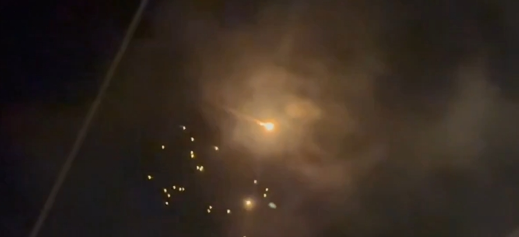 lluivia de misiles sobre Tel Aviv a las  7h