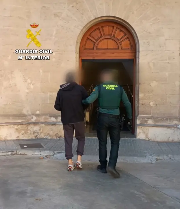 Detenido en Esporles con Guardia Civil