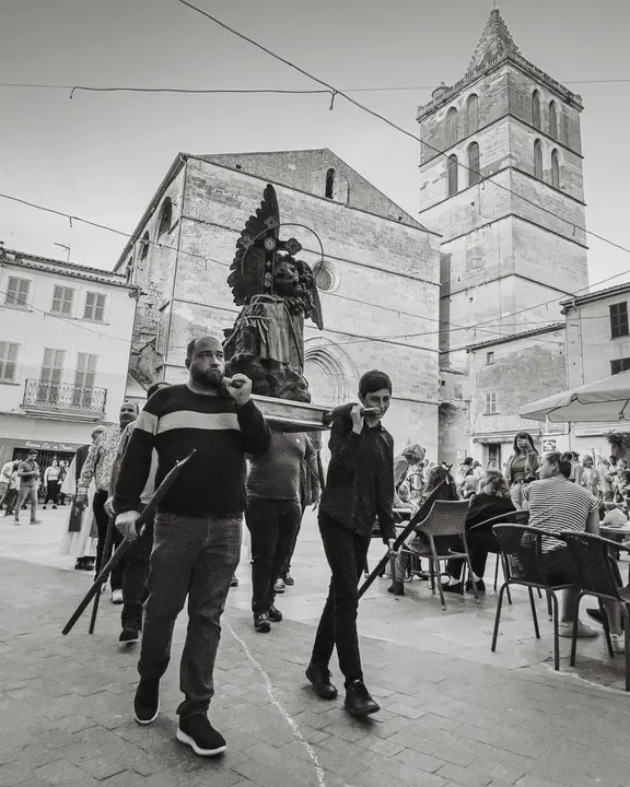 Sineuers honrando a su patr&oacute;n