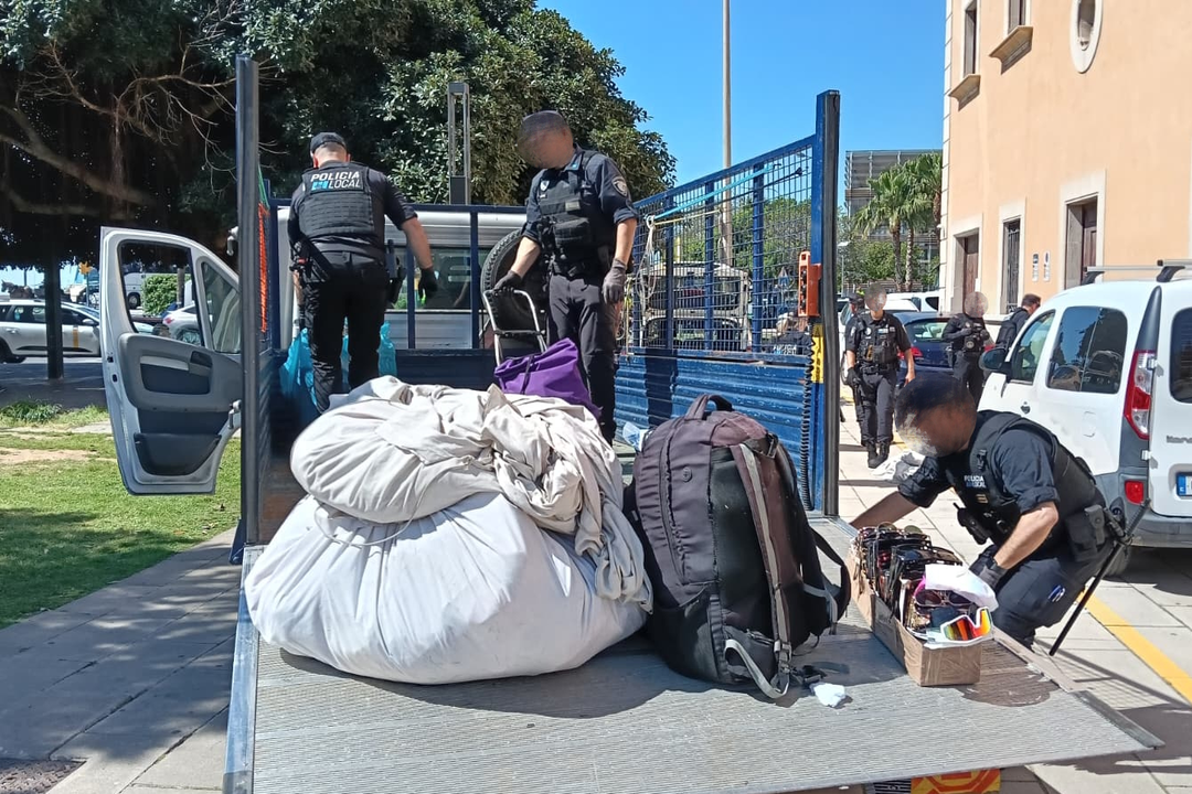 Policias durante la operaci&oacute;n