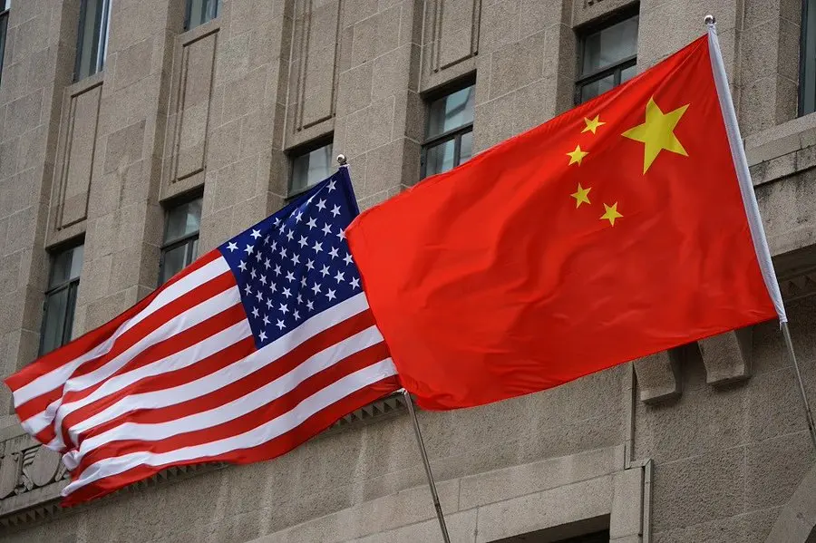 Banderas China y EEUU
