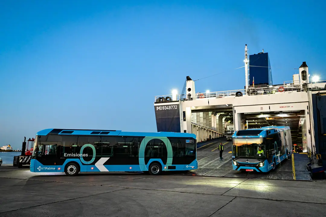 autobuses el&eacute;ctricos llegados este mes de abril