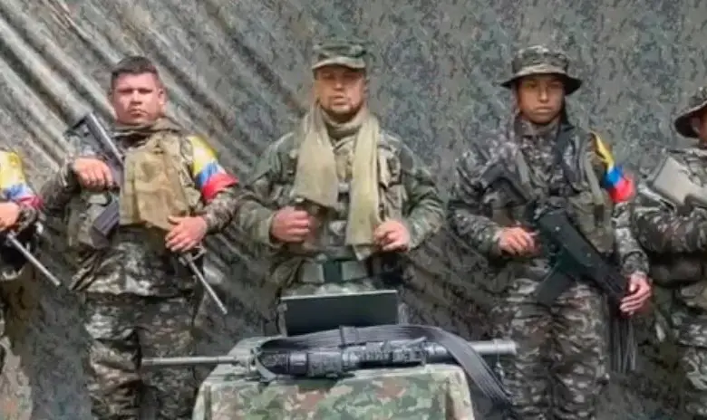 Comandante Marlon en el centro