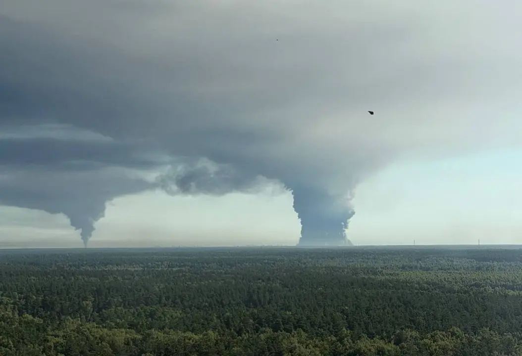columnas de humo producidas por el ej&eacute;rcito de Ucrania