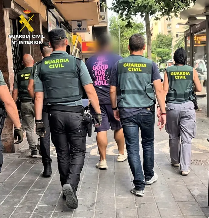 Uno de los detenidos