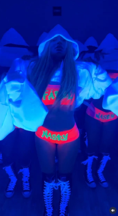 Karol G en su &uacute;tlimo videoclip