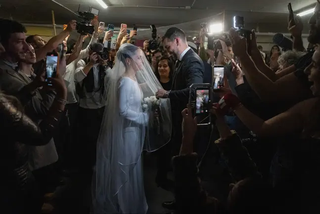 Boda en Israel durante el asedio iraní