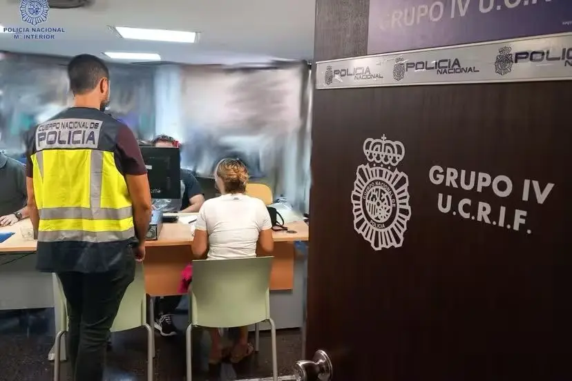 Cuerpo de la Unidad Central de Redes de Inmigraci&oacute;n y Falsedad Documental.