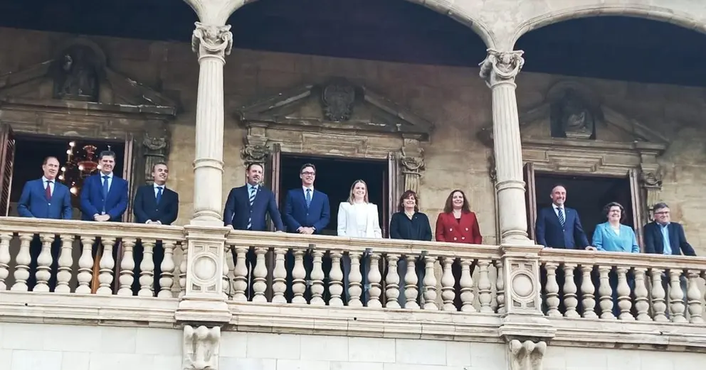 La presidenta Marga Prohens i sus consellers.