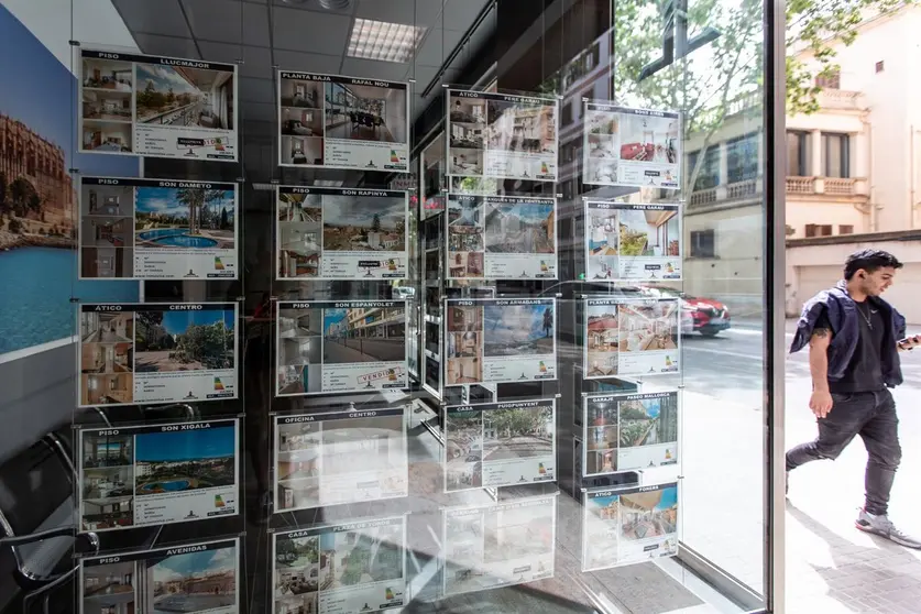 Inmobiliaria con pisos de alquiler.