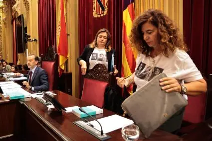 El TC admite el recurso de amparo por la expulsi&oacute;n de Le Senne a Costa y Garrido por llevar una camiseta de las Rojas