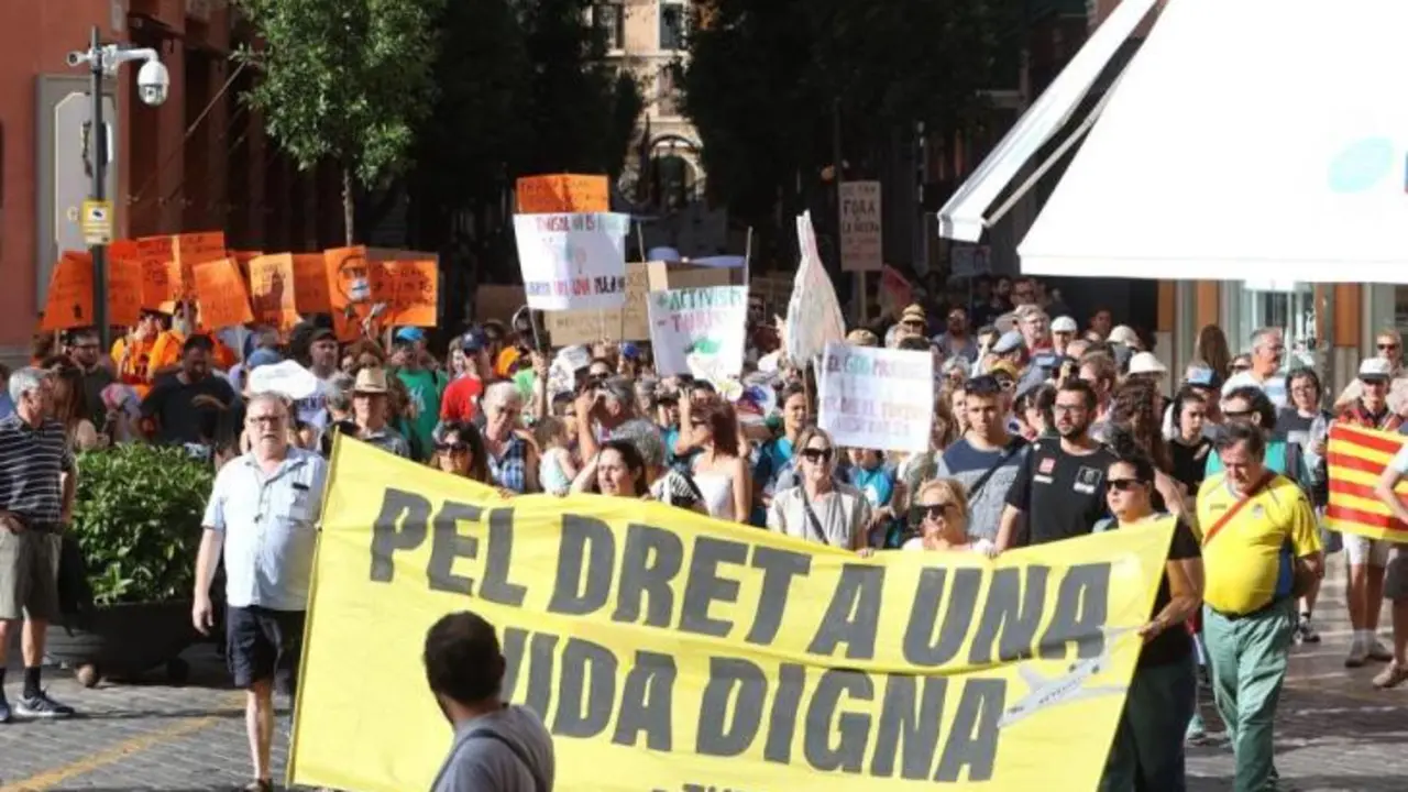 Manifestaci&oacute; 'Pel dret a una vida digna'