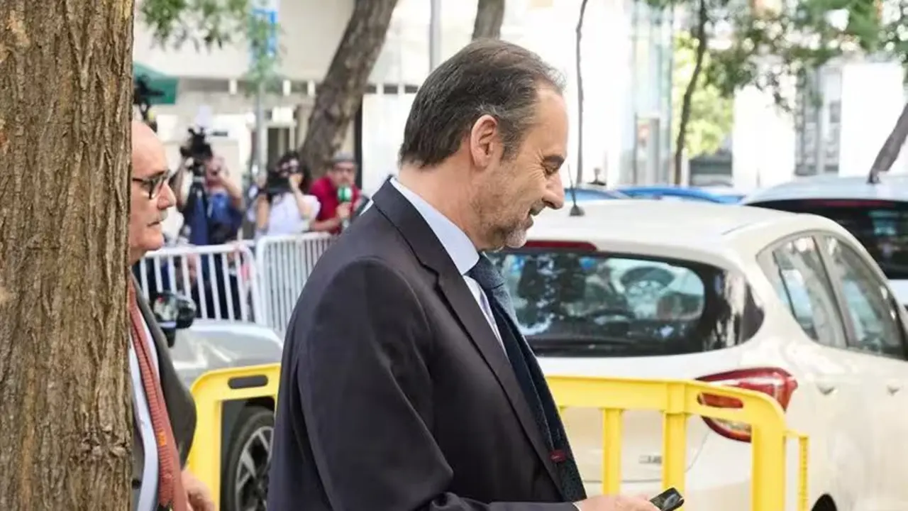 Jos&eacute; Lu&iacute;s &Aacute;balos, ex-ministro de Trasportes.