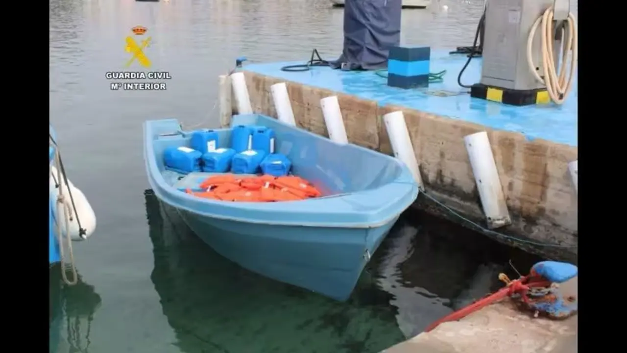 Patera con la que llegan los inmigrantes ilegales a las Islas.