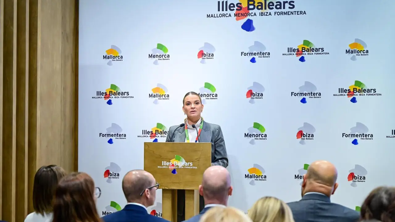 La presidenta del Govern, Marga Prohens en la Word Travel Market.