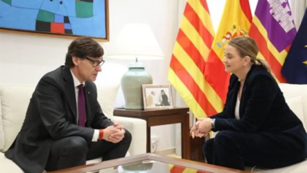 Salvador Illa i Marga Prohens en su encuentro en El Consolat.