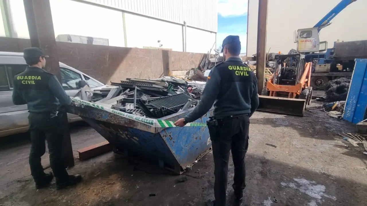 Robo persianas y contadores