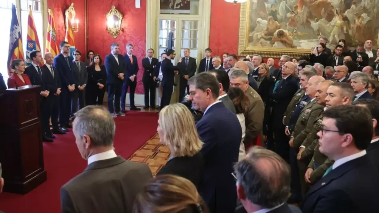 Le Senne (VOX) durante su discurso el dia de les Illes Balears