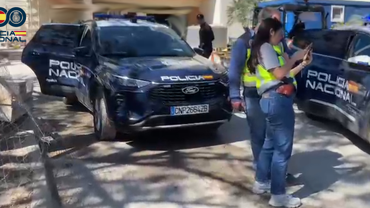 Agentes durante la operaci&oacute;n