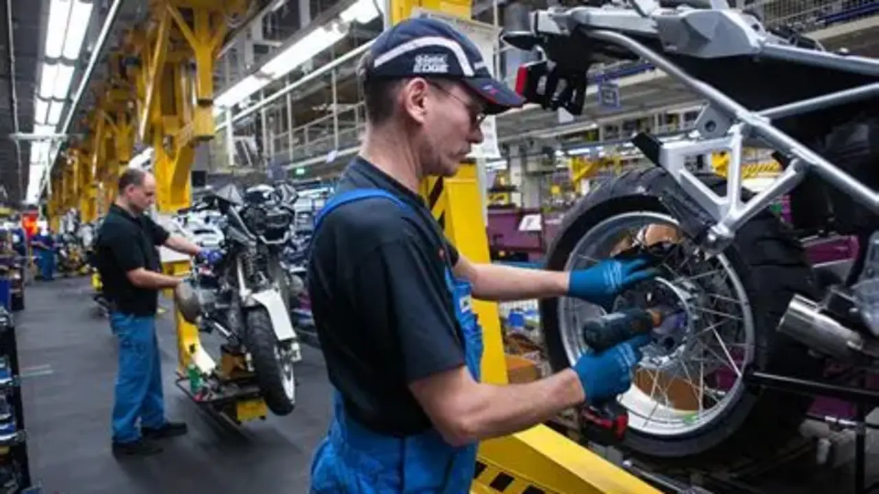 Trabajadores alemanes en f&aacute;brica