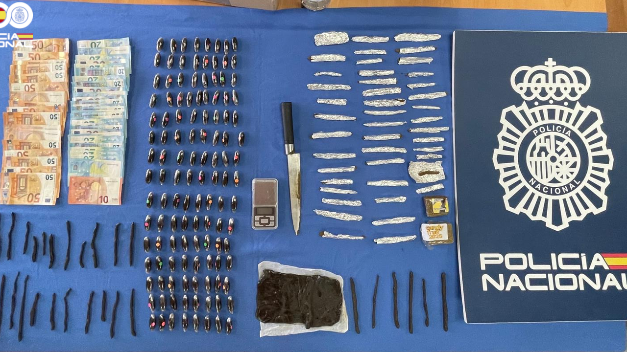 Dinero y hachis incautado