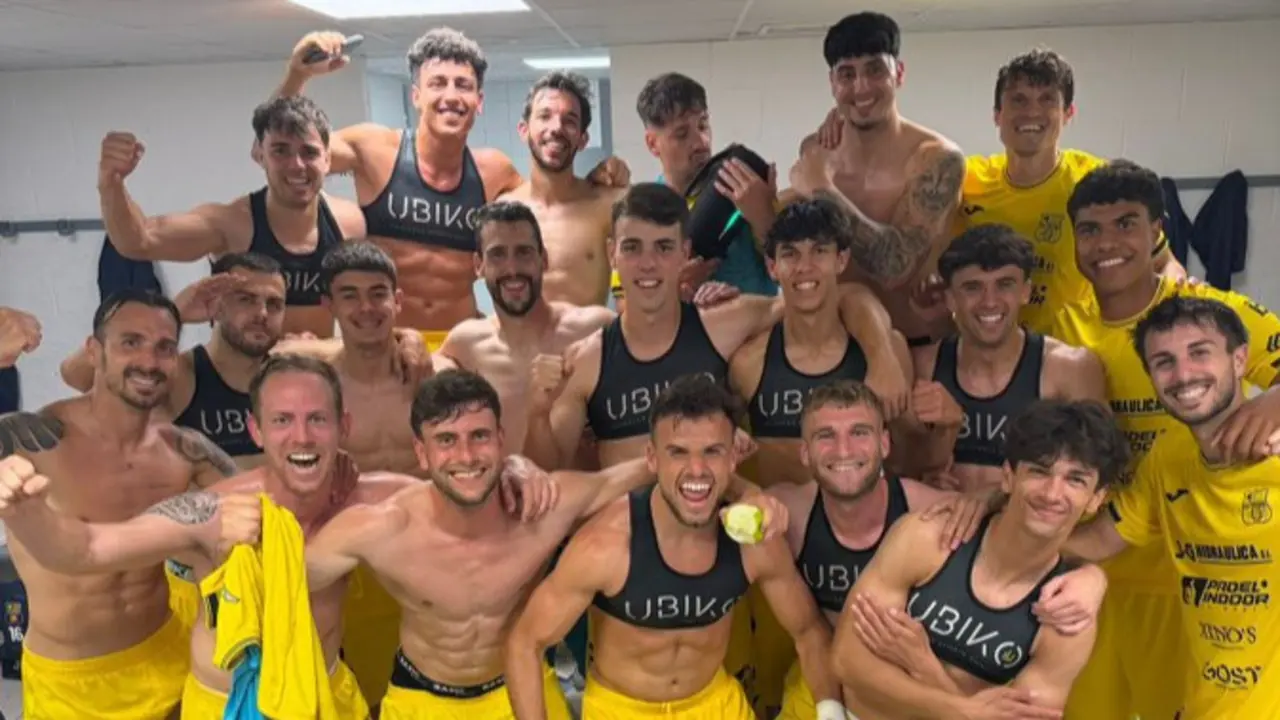 Poblense celebrando la clasificaci&oacute;n