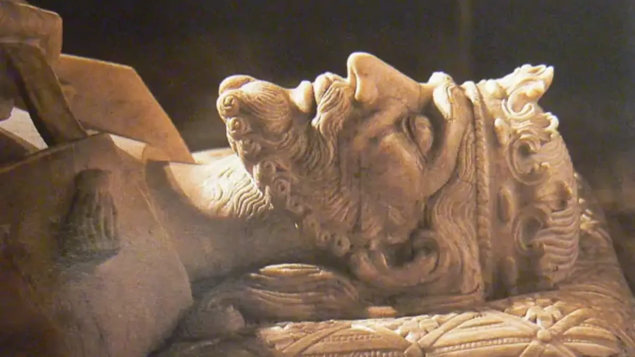 Escultura del rei San&ccedil; I de Mallorca