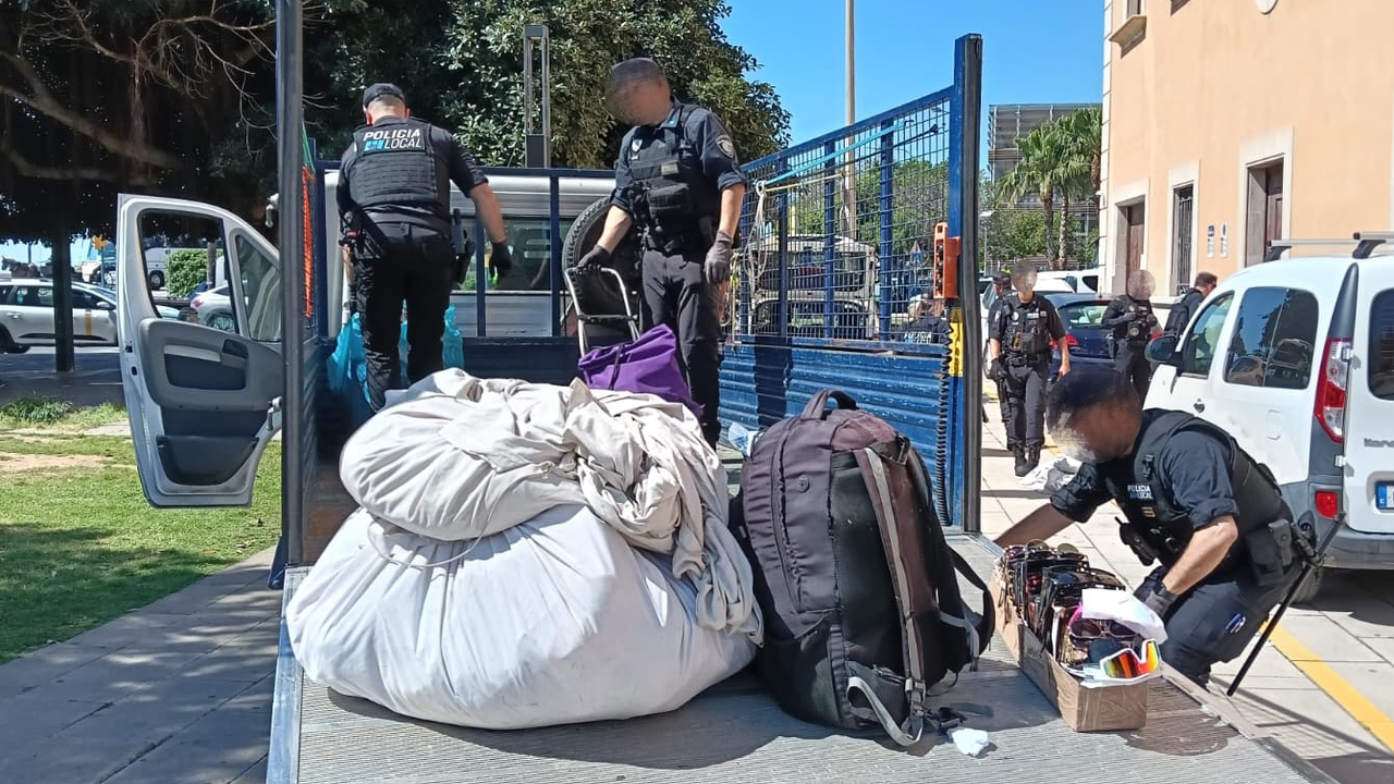Policias durante la operaci&oacute;n