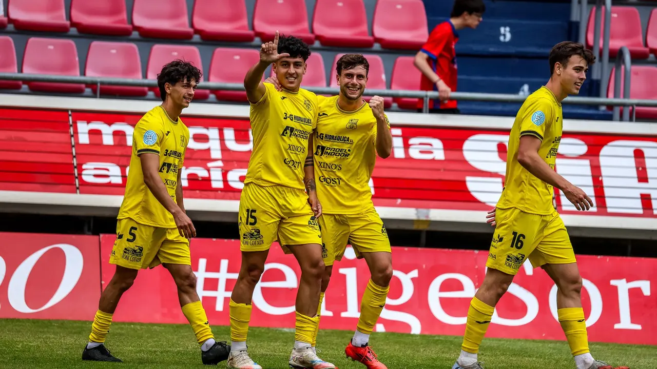 Marco celebrando el gol