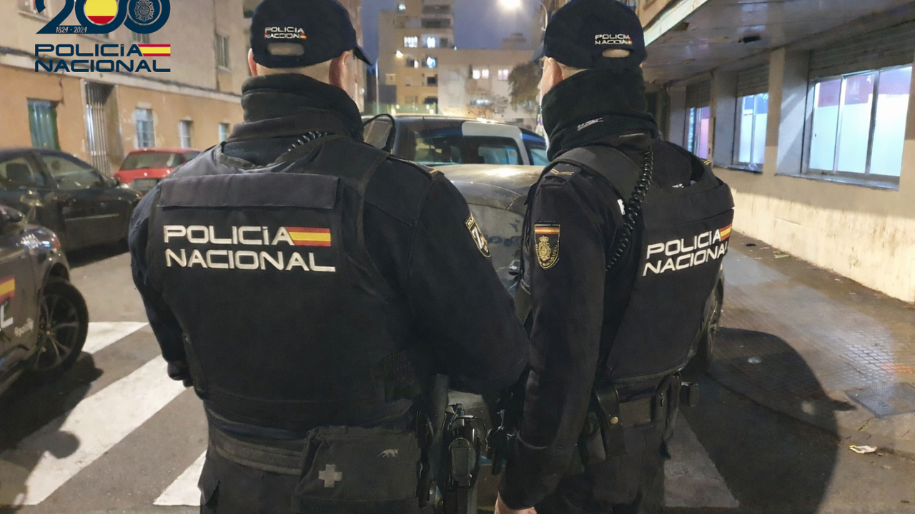 Agentes que participaron en la detenci&oacute;n del agresor sexual