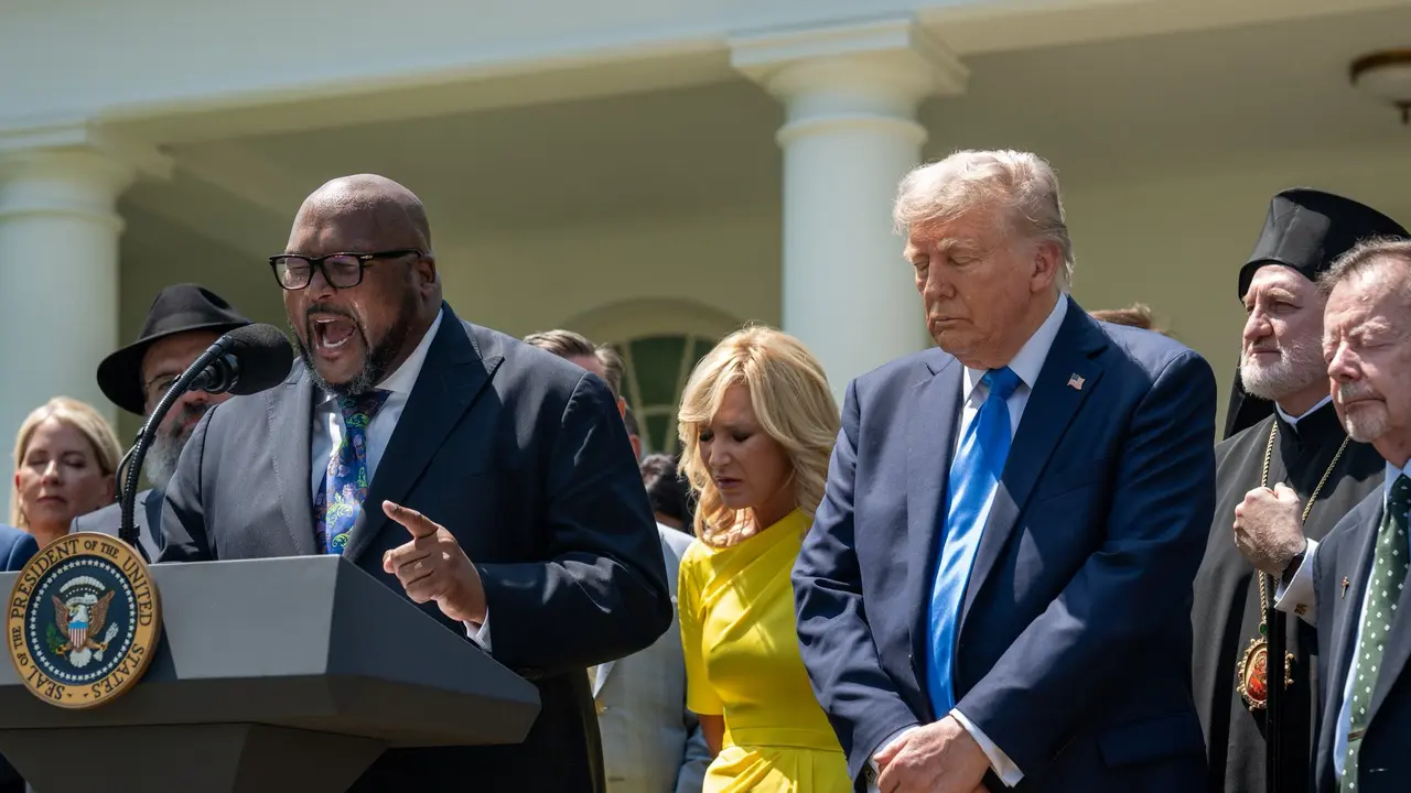 Trump rezando
