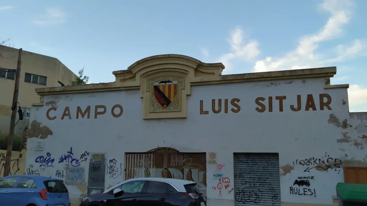Fachada del antiguo Llu&iacute;s Sitjar
