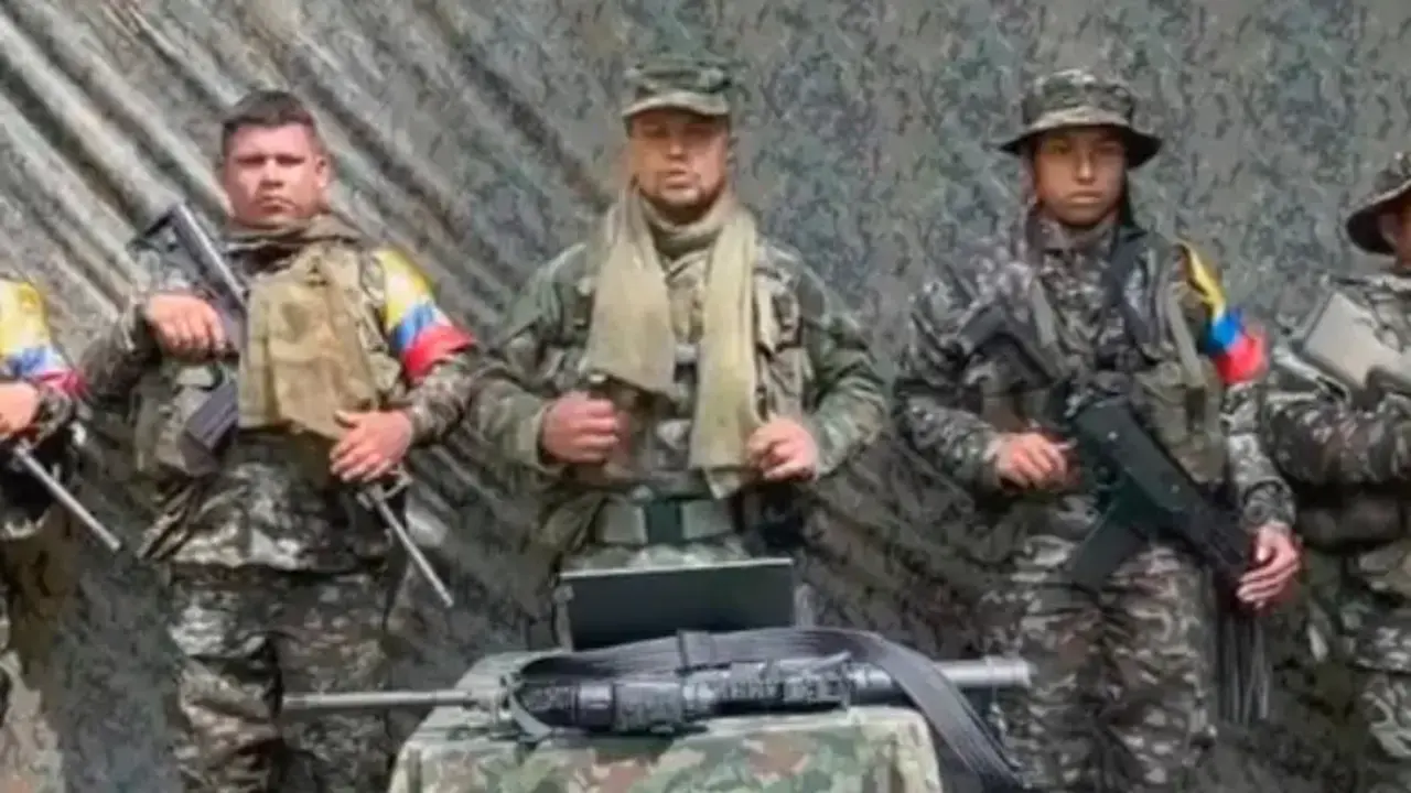 Comandante Marlon en el centro