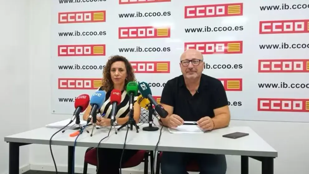 La secretaria de Modelo econ&oacute;mico, empleo y transiciones de CCOO, Mari&agrave;ngels Aguil&oacute;, y el secretario general, Jos&eacute; Luis Garc&iacute;a.
