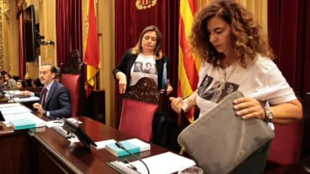 El TC admite el recurso de amparo por la expulsi&oacute;n de Le Senne a Costa y Garrido por llevar una camiseta de las Rojas