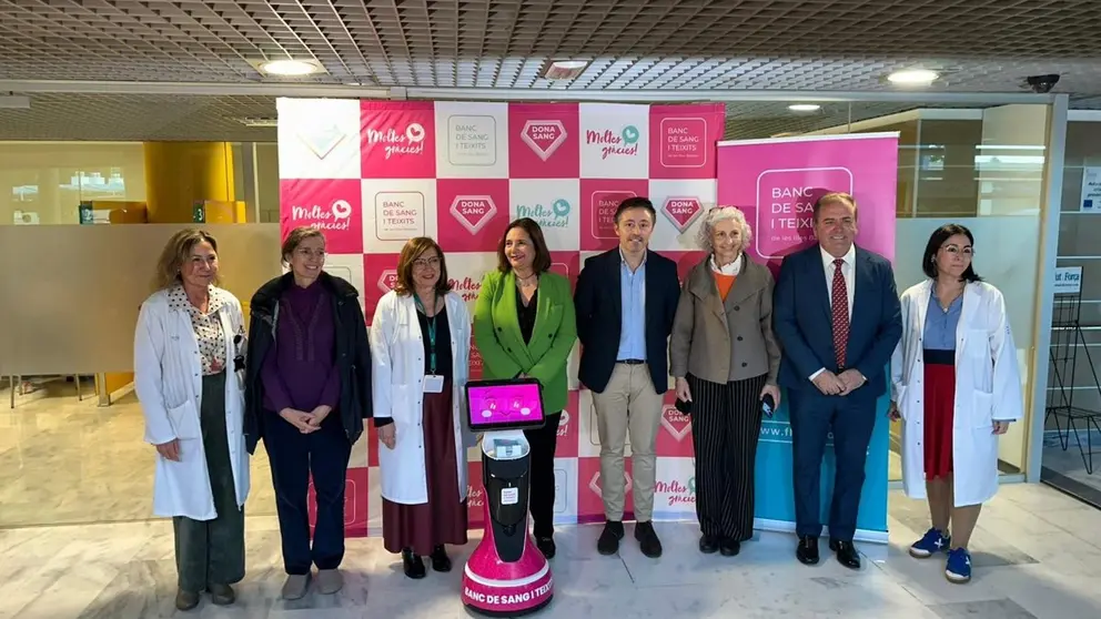 Un robot que promueve la donaci&oacute;n de sangre en Son Espases