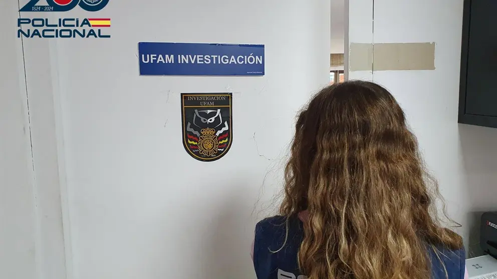 Profesor apartado por una conducta inapropiada con una alumna