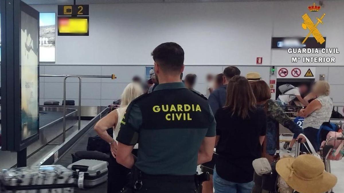 guardia civil aeropuerto
