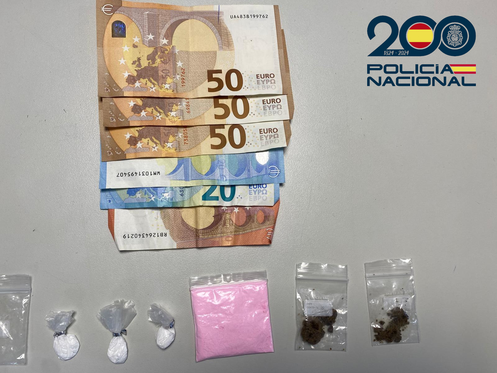 parte del material y efectivo incautado