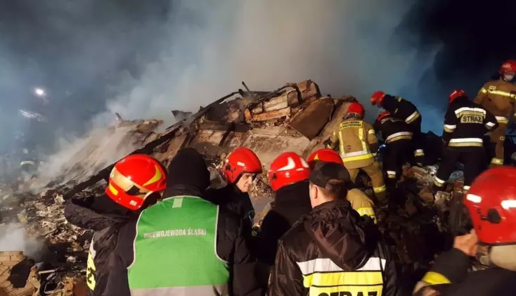 equipos de emergencia en el incedio