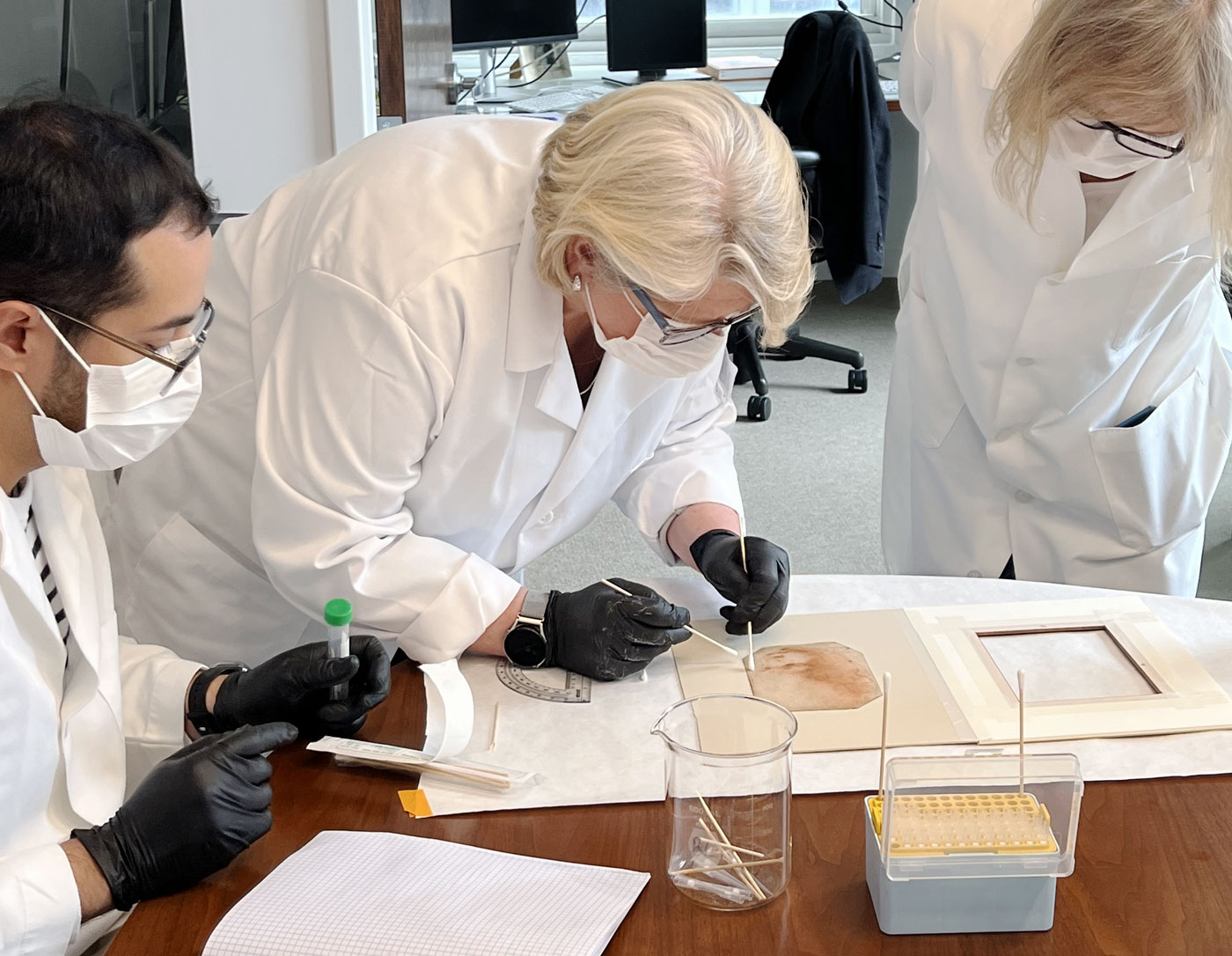 Forense bióloga Rhonda Roby